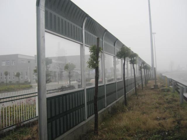 公路聲屏障