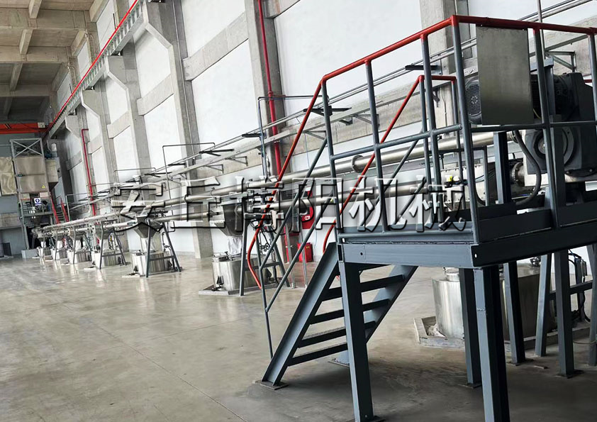 噸袋拆包機(jī)+管鏈輸送機(jī)投料到多個反應(yīng)釜方案