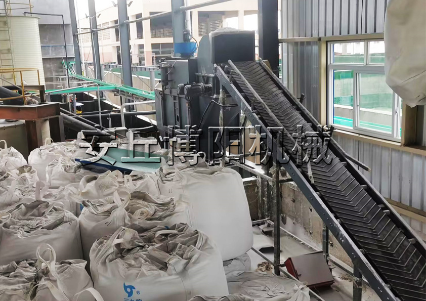 白土自動拆包機的工作原理和特點是什么？