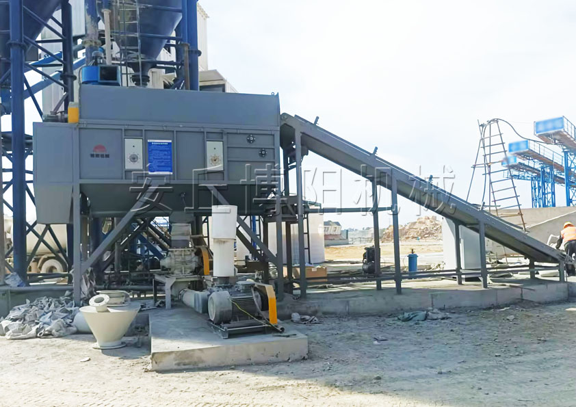 水泥自動(dòng)拆袋機(jī)的工作原理和顯著優(yōu)勢(shì)有哪些呢?