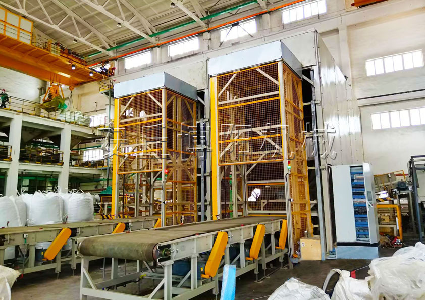 碳素顆粒全自動噸袋破包機與半自動相比有哪些優(yōu)勢？