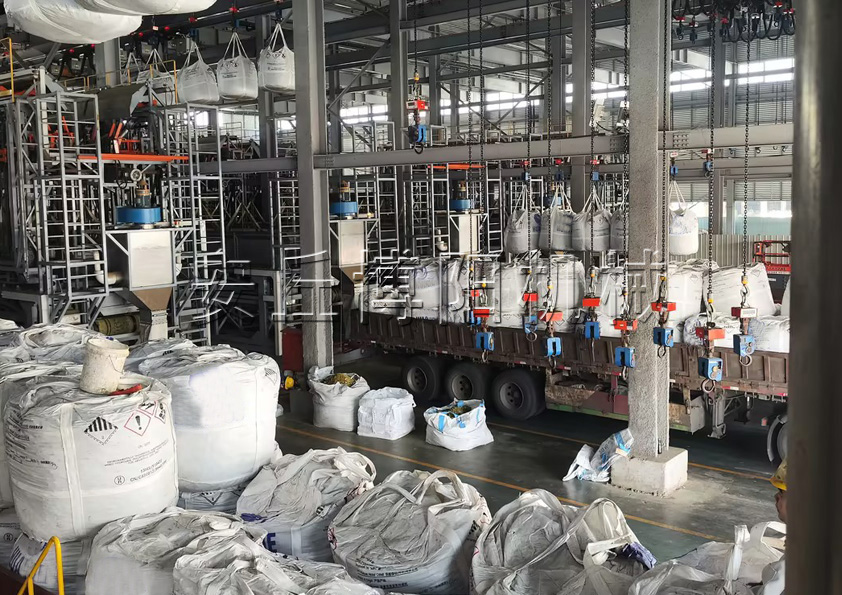 硫酸鎳全自動噸袋拆包機 全自動噸包拆包機工作流程和優(yōu)勢