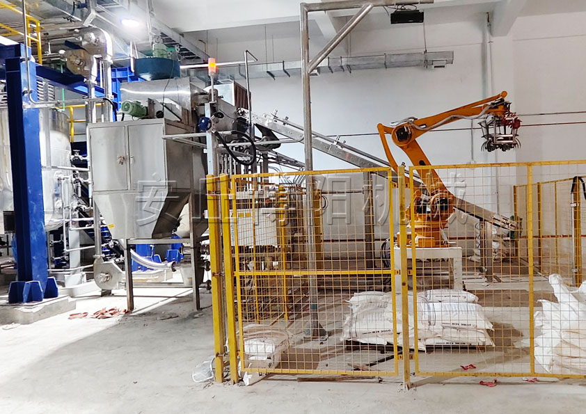 氰尿酸全自動拆包機(jī)械手的工作原理和特點(diǎn)是什么？